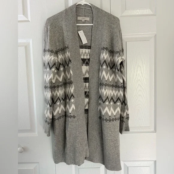 Loft Gray Patterned Women's Sweater NWT sz M - Picture 1 of 4
